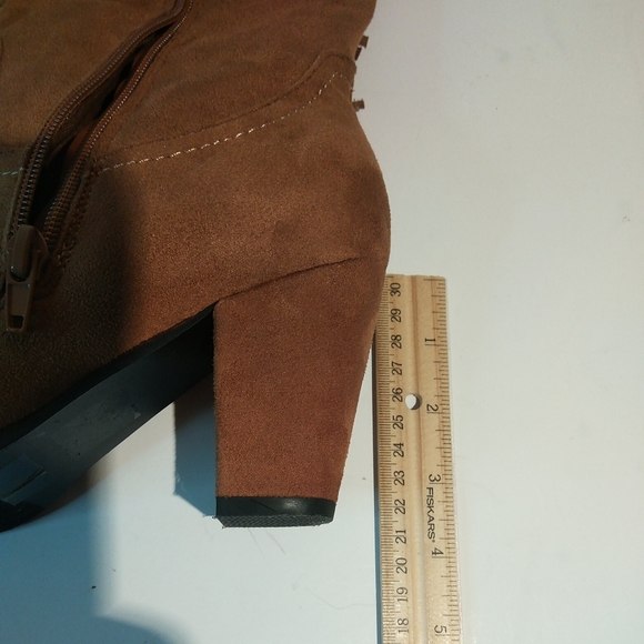 Red Circle Womens Brown Heeled Zip Boots Size 7 US - Picture 4 of 10